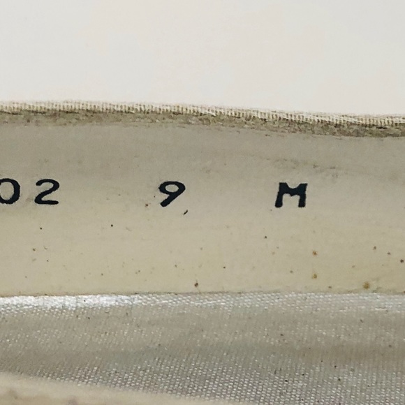 📦STUART WEITZMAN-Made in Spain kitten heel pump. - Picture 6 of 6